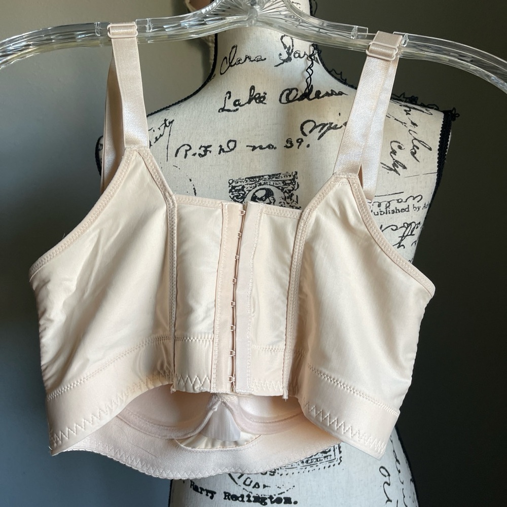 Women's Cream Push Up Bra - Picture 2 of 3